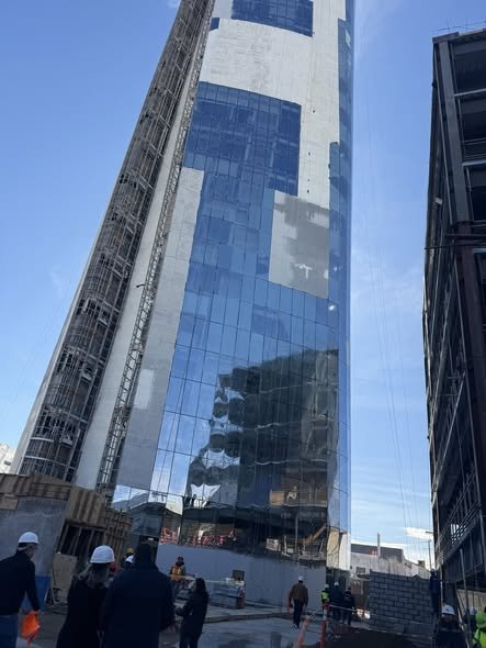 Torre Centinela: retrasos, sobrecostos y sanciones marcan el proyecto insignia de seguridad en Chihuahua