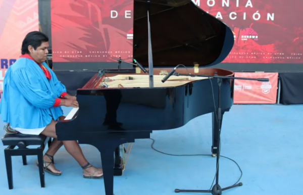 A cuatro meses de recital; Gobierno Estatal no le ha pagado al pianista Romeyno Gutiérrez