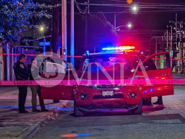 Conductor pierde la vida al interior de su camioneta en la colonia San Felipe