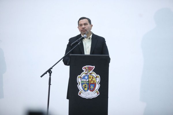 Reconoce Cruz Pérez Cuéllar a policías destacados del mes de Diciembre y entrega estímulos por años de servicio