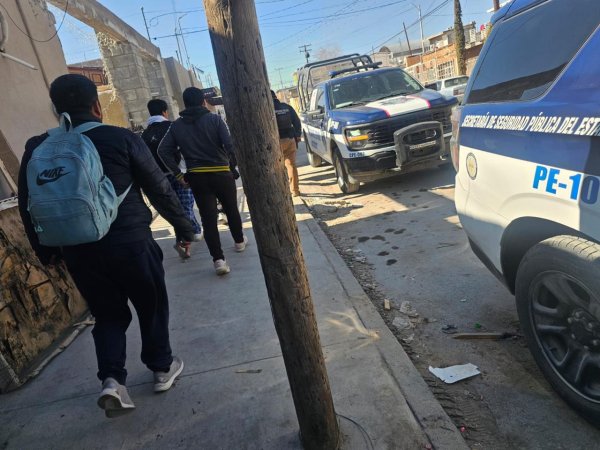 Rescata SSPE a 21 personas en situación de movilidad en Ciudad Juárez