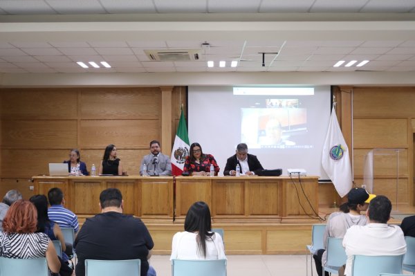 Presenta FCPyS-UACH libro 