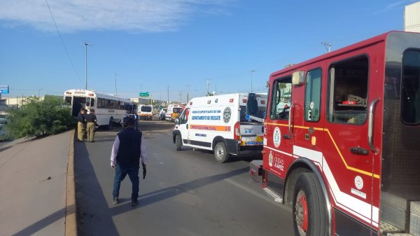Choque múltiple deja 15 lesionados en bulevar Independencia y Santiago Troncoso en Juárez