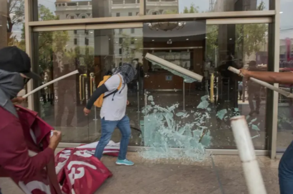 “No creo que sean maestros”: Sheinbaum sobre disturbios en marcha de la CNTE; reitera apertura al diálogo