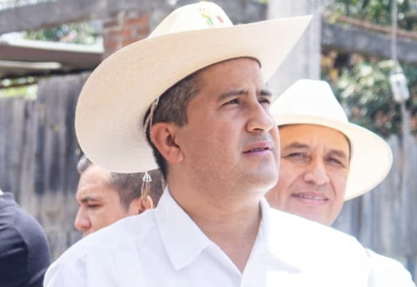 Detienen a dos exfuncionarios presuntamente vinculados al asesinato de Carlos Manzo