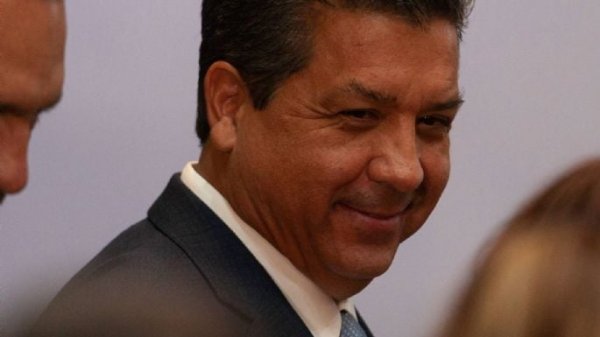 Juez ratifica bloque de cuentas ligadas a familia del exgobernador García Cabeza de Vaca