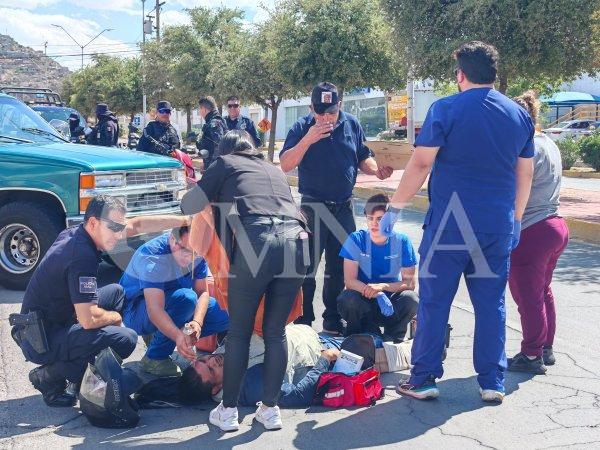 Fuerte choque en el Ortiz Mena deja un motociclista con fractura expuesta