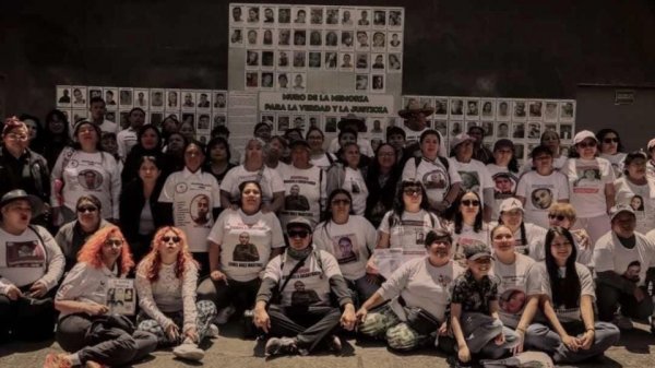 Buscadoras se suman a las movilizaciones de la CNTE en CDMX a ocho días para el arranque del Mundial