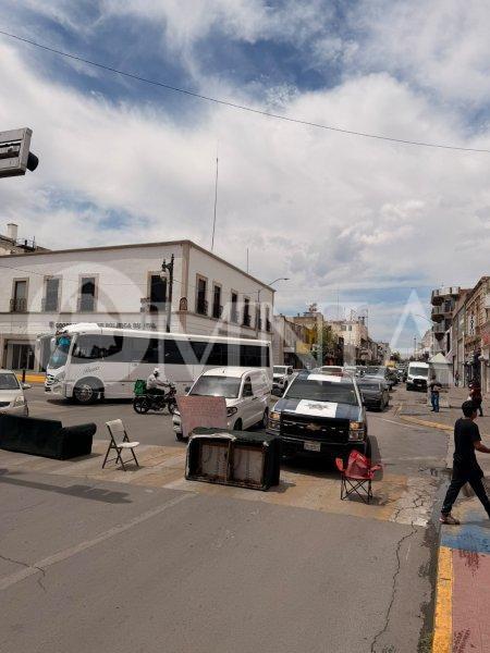 Vuelven a manifestarse líderes de colonia en el Centro; exigen cumplimiento de apoyos prometidos