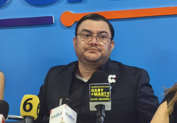 No le creo, ni los juarenses tampoco, que le quitaron la Visa, por una infracción vial: Ulises Pacheco
