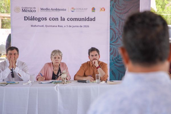 Semarnat se reúne con habitantes de Mahahual y descarta creación de un Área Natural Protegida en la zona