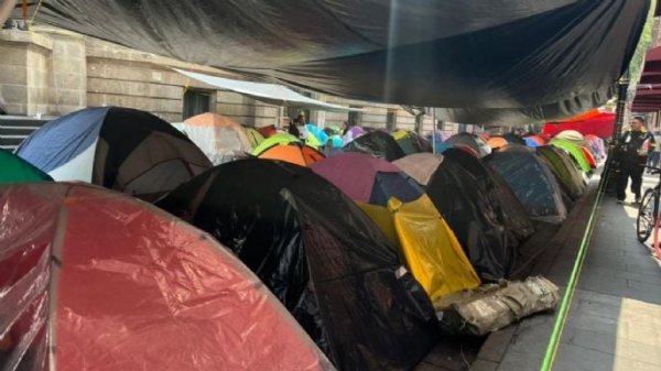 Termina sin acuerdos la tercera mesa de diálogo entre el gobierno y la CNTE