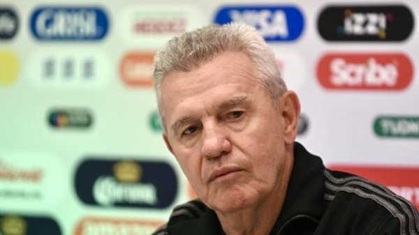 “Ya déjense de dinosaurios”: Afición pide a Javier Aguirre dar oportunidad a jóvenes