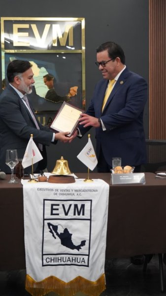 Reconocen empresarios y ejecutivos de Ventas y Mercadotecnia liderazgo de la FACH en el combate a la corrupción