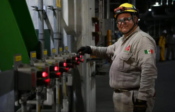Pemex anuncia inversión millonaria para reactivar industria petroquímica y de fertilizantes