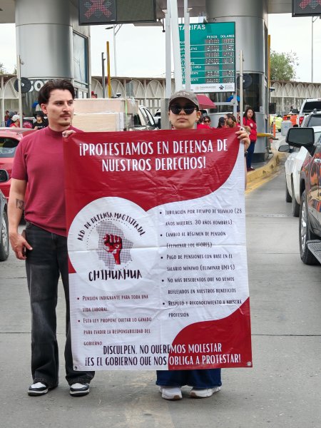 SNTE libera cobro en caseta de Puente Zaragoza; automovilistas cruzan sin pagar