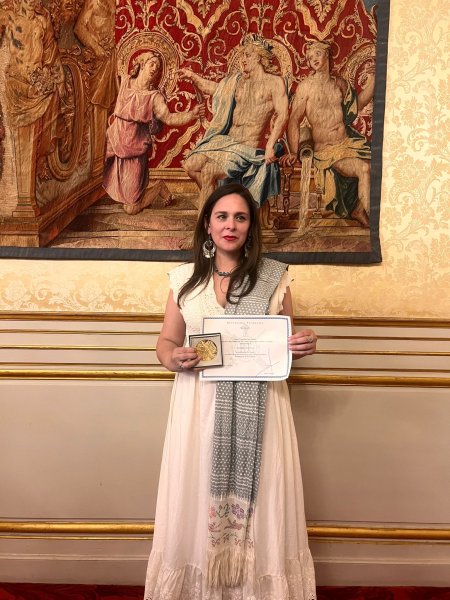 Reconocen a la chihuahuense Alicia Leos por promover la cultura mexicana en Francia