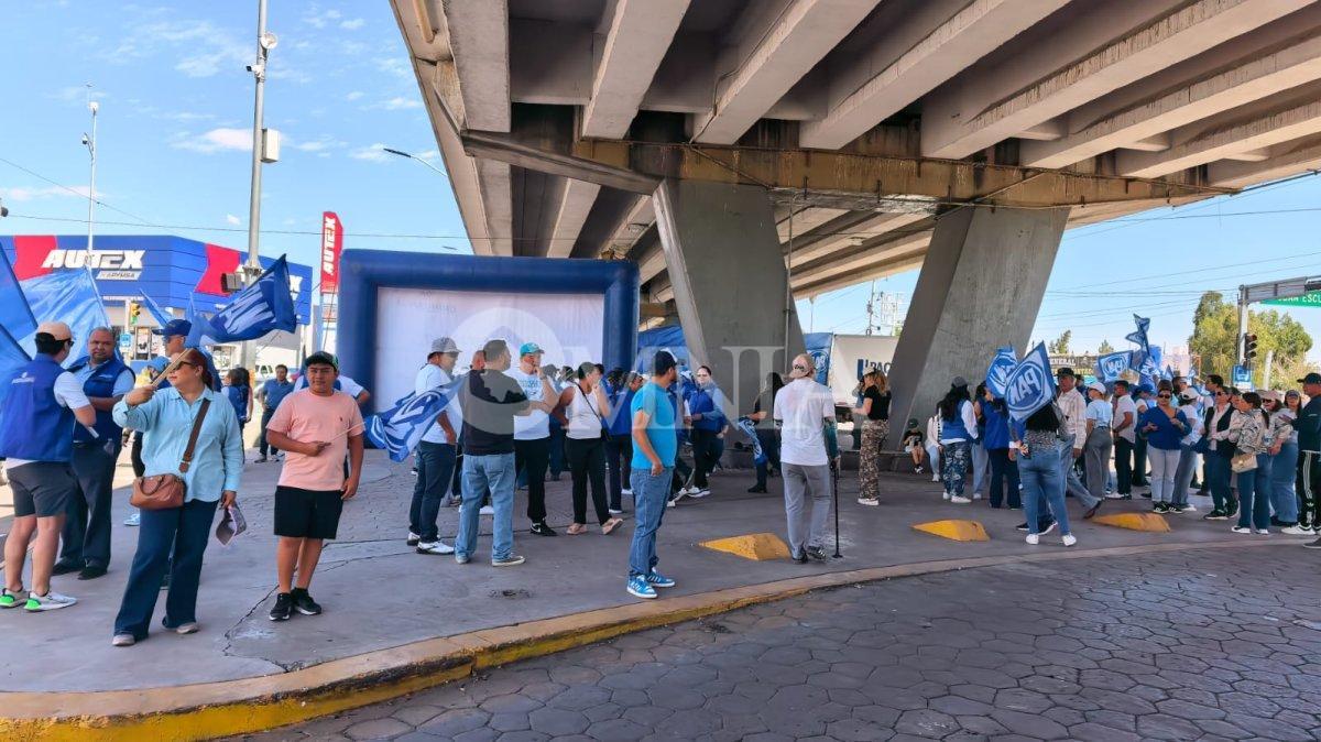 Acuden chalecos azules al 