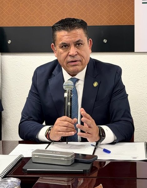 Reconoce Álex Domínguez la labor de periodistas en el Día de la Libertad de Expresión