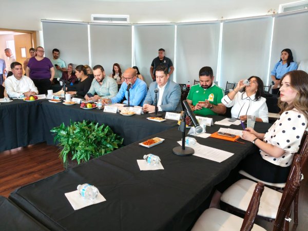 Oficializan salida de Rosana Díaz de la bancada de Morena