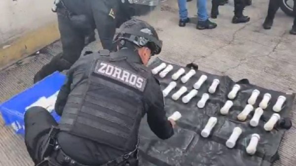Hallazgo de explosivos en camión de normalistas de Ayotzinapa es para deslegitimar: Tlachinollan