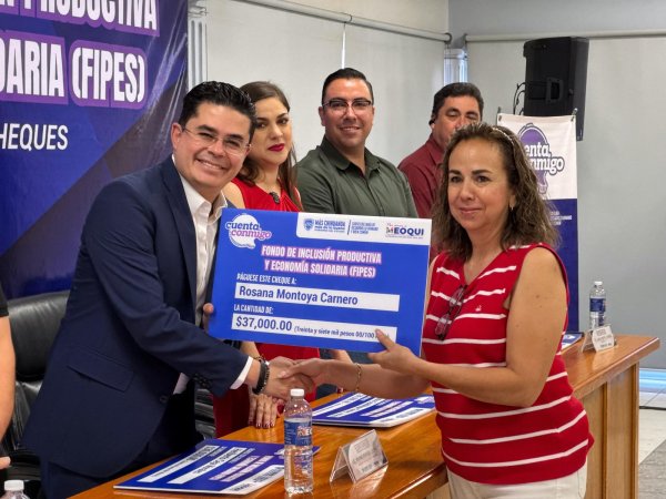Encabeza Rafa Loera entrega de financiamientos a emprendedores de Meoqui