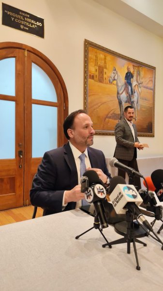 No sabía que ahora Cuauthémoc Estrada es analista político: Santiago De la Peña