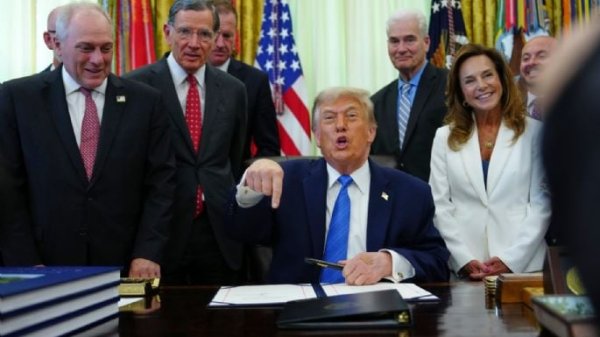 Trump amenaza con abandonar el T-MEC; advierte que combatirá el narcotráfico por tierra