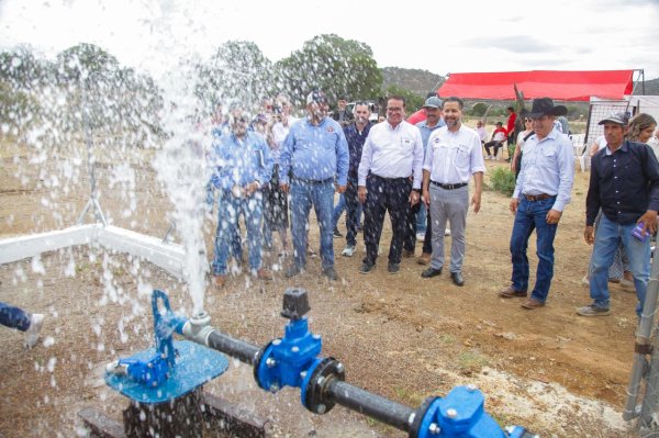 Inaugura JCAS pozo para abastecimiento de agua potable en Guerrero