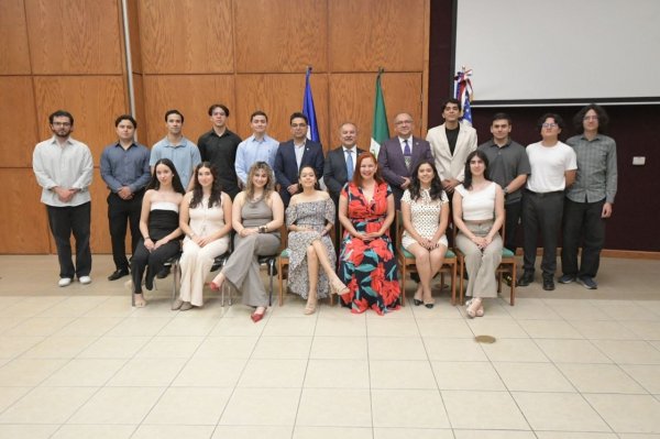 UACH impulsa la internacionalización: 16 estudiantes de Ingeniería cursarán doble grado en Francia y Estados Unidos