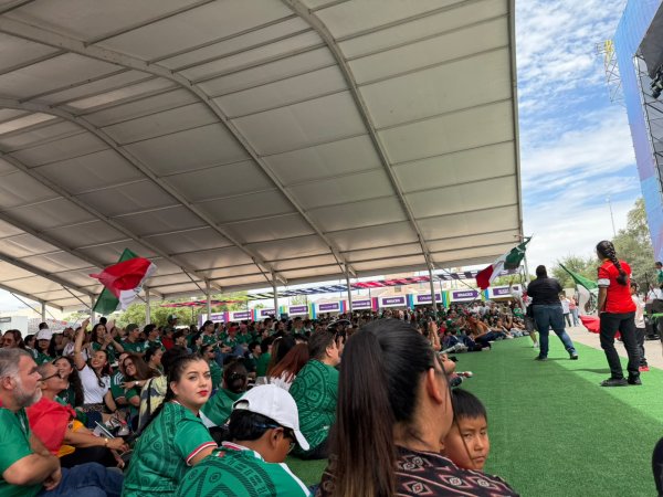 Plaza del Ángel se pinta de futbol por festejos del Mundial