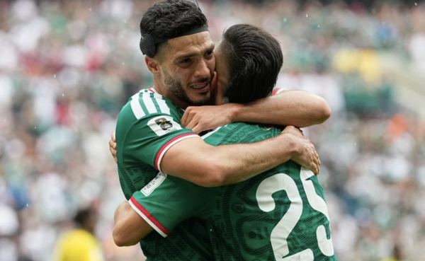 México gana por primera vez en su historia el partido inaugural del Mundial; derrotó 2-0 a Sudáfrica