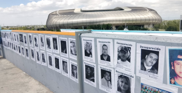 En Estadio Monterrey, familiares de desaparecidos exigen hallar a sus seres queridos