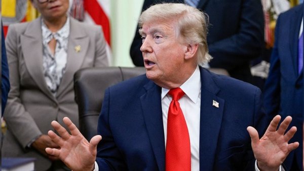 Trump condiciona la toma de isla petrolera iraní a firma de acuerdo de paz con Teherán