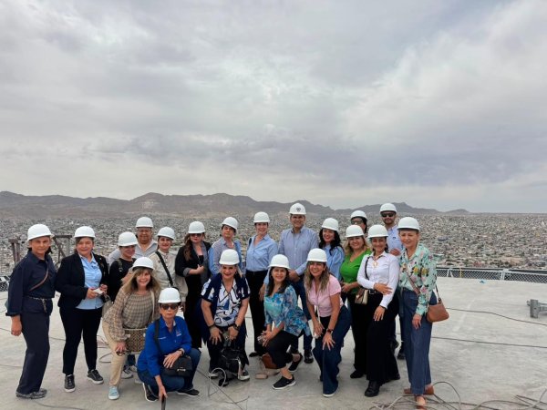 Presenta Gilberto Loya operatividad de la Torre Centinela a Mujeres Empresarias de CANACO Juárez