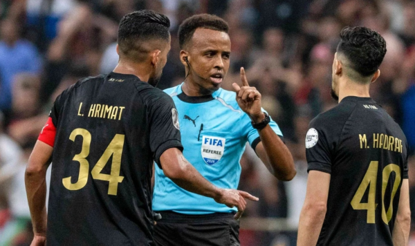 Árbitro somalí al que EU le negó participar en el Mundial va a dirigir la Supercopa de la UEFA