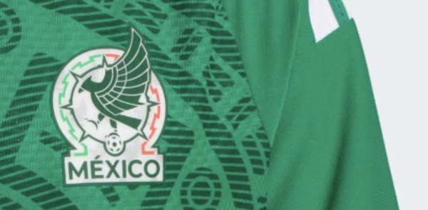 Pese a decomisos, playeras piratas del 