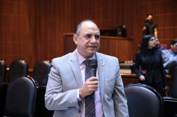Noel Chávez culpa al Gobierno federal por crisis ganadera en México