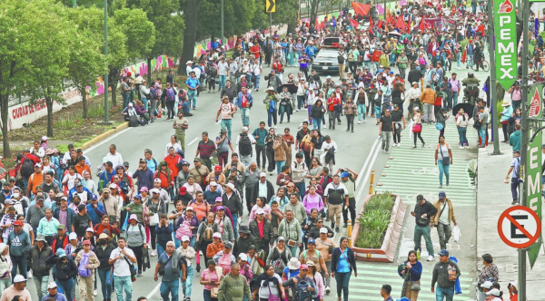 CNTE bloquea Reforma tras cancelación de reunión con Mario Delgado; prevé más protestas