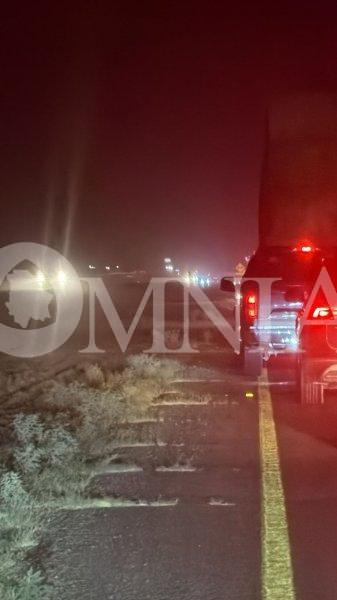 Persisten largas filas en la caseta de Villa Ahumada por presuntas fallas en el sistema de cobro