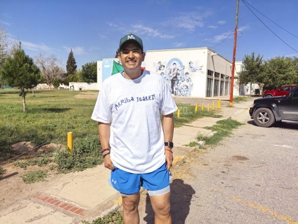 Marco Bonilla, recorre mercado Las gladiolas y participa en una carrera en el Borde del Río Bravo
