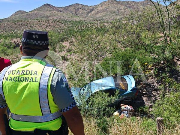 Volcadura en carretera a Delicias deja dos mujeres lesionadas