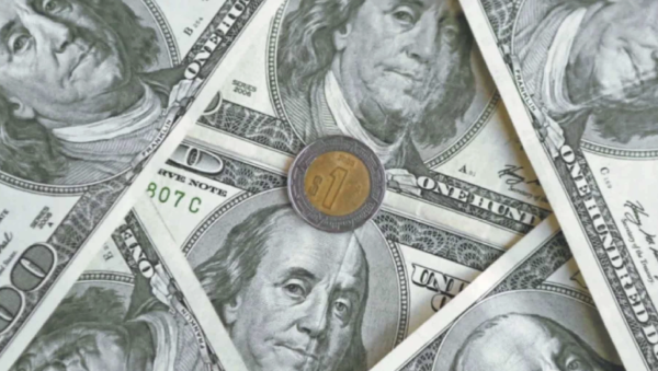 Peso mexicano cierra estable frente al dólar; mercado espera anuncio de la Reserva Federal
