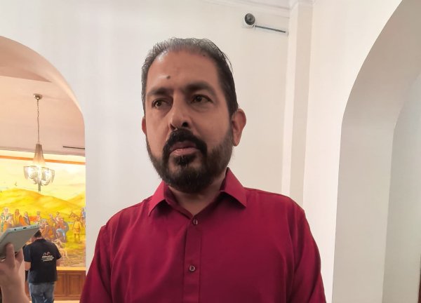 “No hay quiebre dentro del partido; Manifestaciones corresponden a gente de Gobierno”: Hugo González
