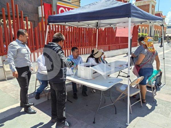 Recibe MC, más de 900 firmas, para tramitar amparos en contra del registro de las líneas telefónicas
