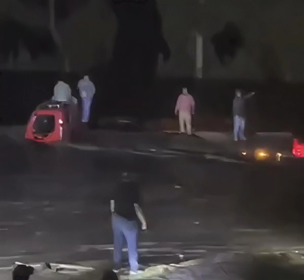 Cuatro hombres quedan atrapados sobre un camión en el río Sisoguichi, en Bocoyna
