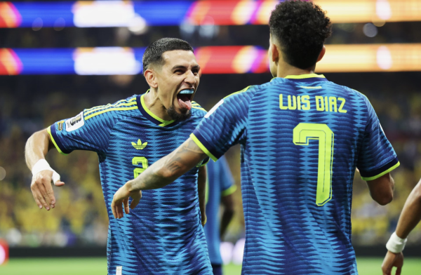 Colombia sonríe en el debut mundialista al vencer 3-1 a Uzbekistán y asumir liderato de grupo
