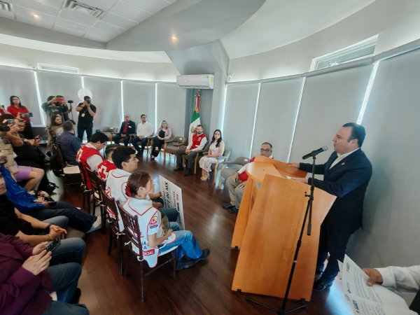 Entrega Congreso 133 mil pesos de donativo a la Cruz Roja