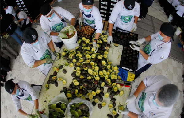 Hacen el guacamole más grande del mundo en Jalisco
