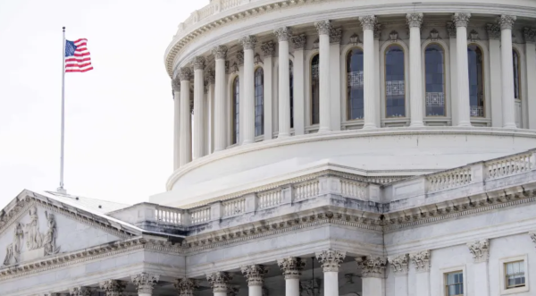 Senado de EU aprueba resolución que pide a Trump la retirada de fuerzas desplegadas contra Irán